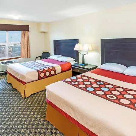 Super 8 By Wyndham Calgary/Airport-2